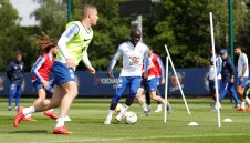 Удар за Челси! Канте пропуска финала в Лига Европа с Арсенал