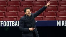 Да си ходи? Дюшекчиите дават нов договор на Чоло