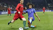 Холандия смаза от бой Португалия с безличен Роналдо