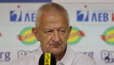 Крушарски алармира: След 5 години може и да паднат трибуните на стадиона