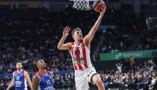 Везенков с дабъл-дабъл за 9-а поредна победа на Олимпиакос