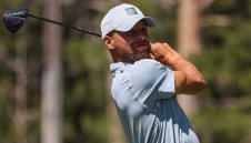 Който го може го може! Стеф Къри с точен изстрел от 140 метра