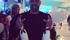 Ники Михайлов с охрана като за Обама 