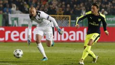 Кошмарът Йозил отново отчая Лудогорец + ВИДЕО