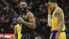 Брадата и Гордън спряха Езерняците