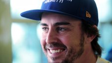 Алонсо изключи да ходи в Ред Бул