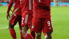 Левандовски: Клоп ме надъхваше с пари на тренировка