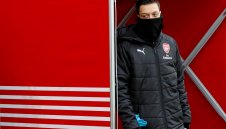 От Арсенал са готови да разглеждат оферти за Йозил