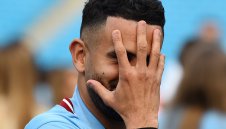 Марез се бори за живота си, часове по-късно блести на терена