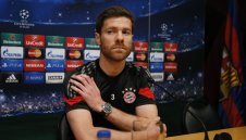 Чаби: Кристиано е по-добър от Меси