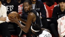 Дюрант вече тренира с Финикс, Къри аут поне за още седмица