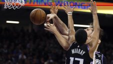 Сакраменто се върна към победите, Везенков игра в края