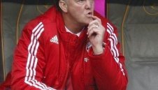 Ван Гаал  зове за мобилизация