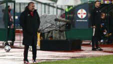 Коронавирус отложи новия договор на Ясен Петров