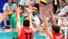 България се изложи срещу Канада на старта на световната лига