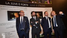 Юве скри топката на Барселона на трансферния пазар