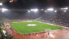 Армия от полицаи пази Рома - Арсенал