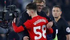 Хлапето на Ливърпул с личния шофьор започна да се отплаща