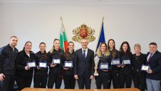 Министър Димитър Илиев награди европейските шампионки по бадминтон