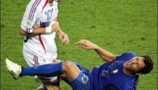 Депутат иска разследване на скандала Зидан-Матераци