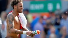 Неймар на спешна среща с Тухел относно бъдещето си в ПСЖ