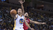 Голдън Стейт се справи с Торонто в първата си контрола