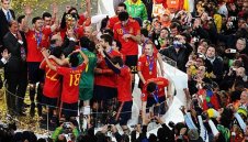 Посрещат героите утре следобед