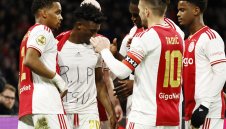 Картон? И съдията отдаде почит на покойния Атсу + ВИДЕО