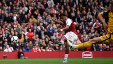 Арсенал с кротко 2:0 срещу Брайтън