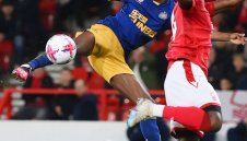 Късна дузпа спаси Нюкасъл срещу Нотингам