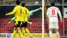 Борусия се изложи в Дортмунд и срещу последния