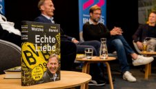 Вацке: По-скоро бих просил пари под моста, отколкото да моля Байерн