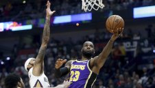 ЛеБрон отново приземи Пеликаните