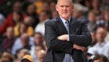 Джордж Карл се изравни с легендата Фил Джаксън