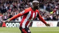 Нюкасъл все пак договори нападател на Пчеличките