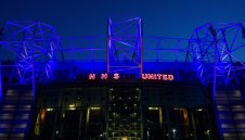 Коронавирус: Пропадна контролата на Ман Юнайтед с "грънчарите"