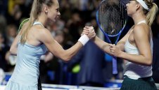 Шарапова стана за смях в Москва, отпадна шокиращо на старта