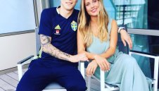 Линдельоф пристигна в Манчестър