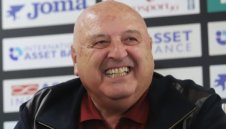 Венци Стефанов захапа Бербатов: Явно грандоманията е голяма