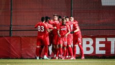 Трус! Бос на роден клуб хвърля кърпата, вади отбора от Първа лига