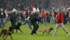 Масови безредици при влизането на Фортуна в Бундеслигата