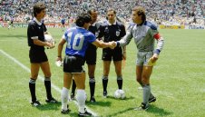 Модерно или Ретро: Ибра срещу Марадона