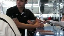 Виктор Генев започна с победа в Шотландия