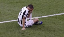 Тифозите на Юве към Бонучи: Можеше да си като Буфон, но се превърна в един от многото