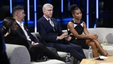 Венгер съветва Ман Юнайтед какво да прави с Роналдо