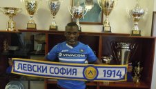 ОФИЦИАЛНО: Французин подписа с Левски