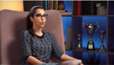 Секси психоложка ще мотивира играчите на Локо Пловдив