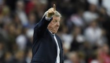 Ходжсън ще трябва да почака за нов договор