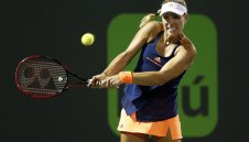 Шампионката Кербер изненадващо отпадна от Щутгарт