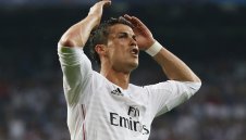 Ариго Саки захапа Роналдо